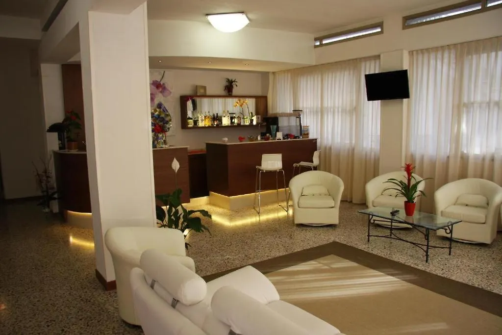 Hotel Orchidea Rímini 3*,  Italia
